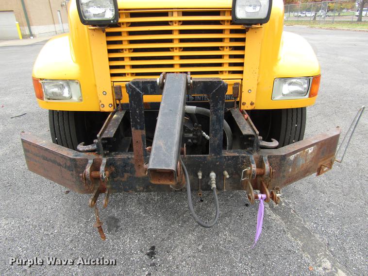 image for item DE5904 1997 International 4900 dump truck