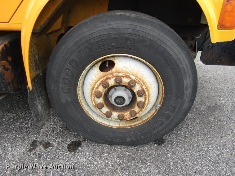 image for item DE5904 1997 International 4900 dump truck