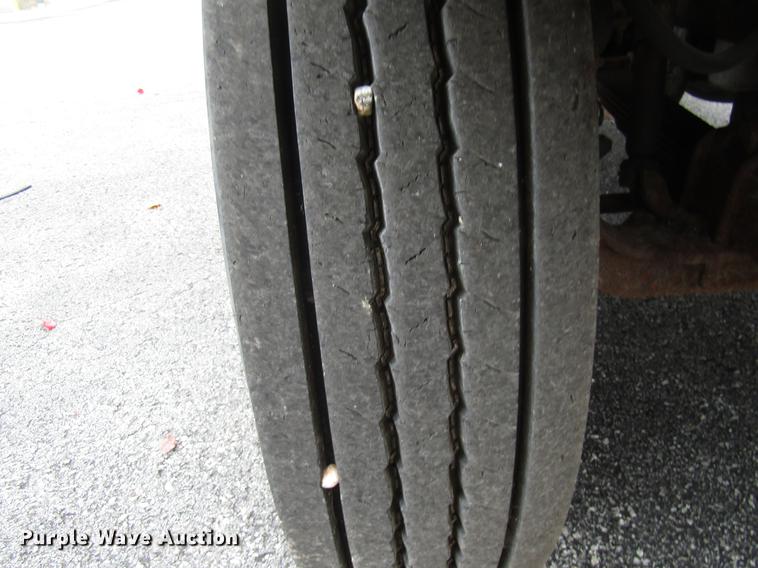 image for item DE5904 1997 International 4900 dump truck