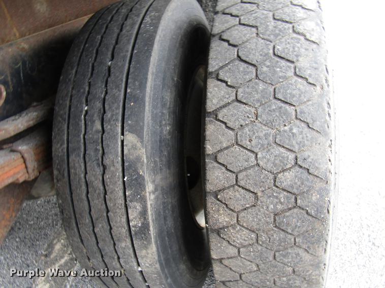 image for item DE5904 1997 International 4900 dump truck