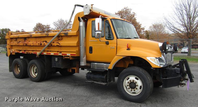 image for item DE5905 2005 International 7400 dump truck