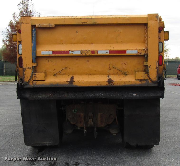 image for item DE5905 2005 International 7400 dump truck