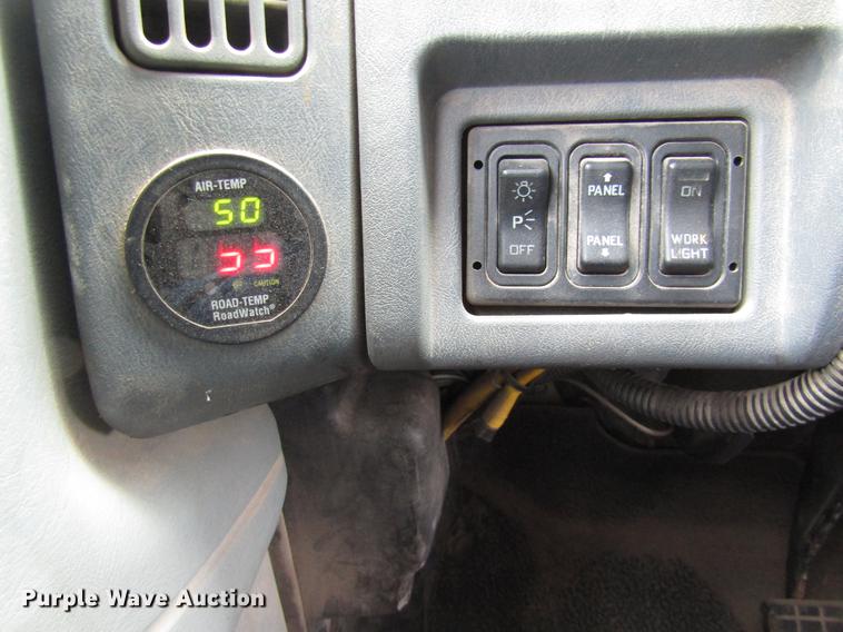 image for item DE5905 2005 International 7400 dump truck