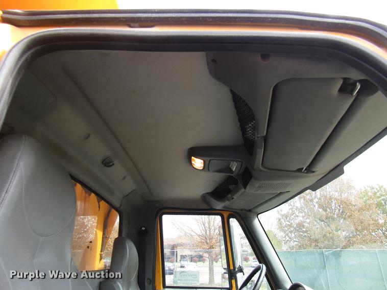 image for item DE5905 2005 International 7400 dump truck