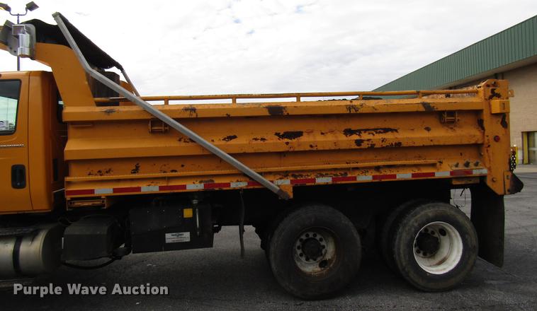 image for item DE5905 2005 International 7400 dump truck