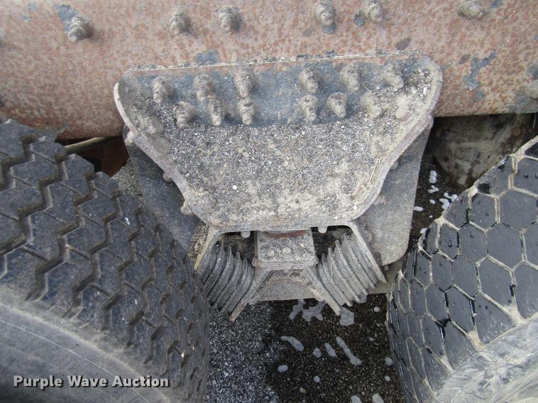 image for item DE5905 2005 International 7400 dump truck