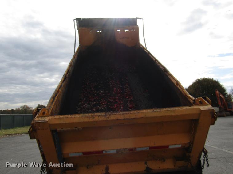 image for item DE5905 2005 International 7400 dump truck