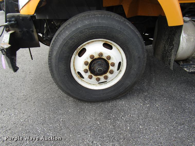 image for item DE5905 2005 International 7400 dump truck