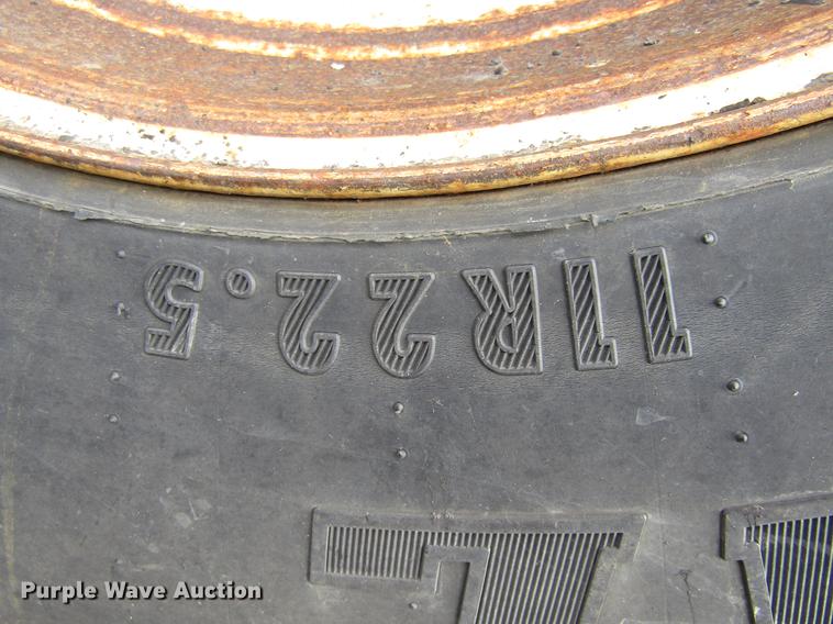 image for item DE5905 2005 International 7400 dump truck