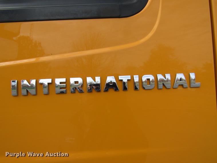 image for item DE5905 2005 International 7400 dump truck