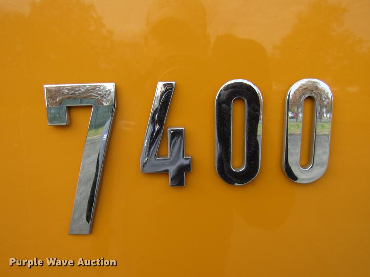 image for item DE5905 2005 International 7400 dump truck