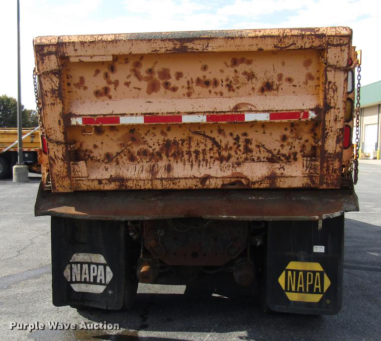 image for item DE5906 2002 International 7400 dump truck