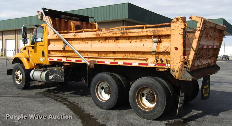 image for item DE5906 2002 International 7400 dump truck