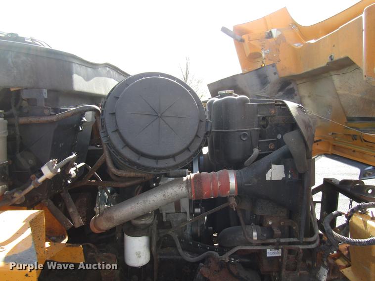 image for item DE5906 2002 International 7400 dump truck