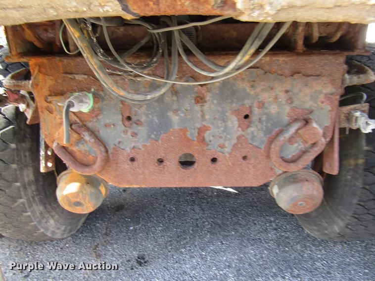 image for item DE5906 2002 International 7400 dump truck