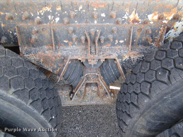 image for item DE5906 2002 International 7400 dump truck