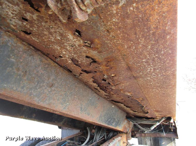 image for item DE5906 2002 International 7400 dump truck