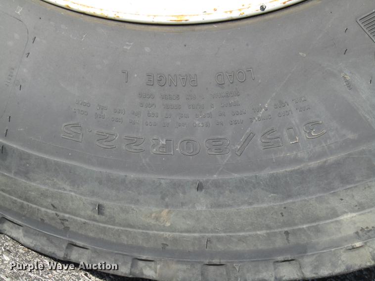 image for item DE5906 2002 International 7400 dump truck