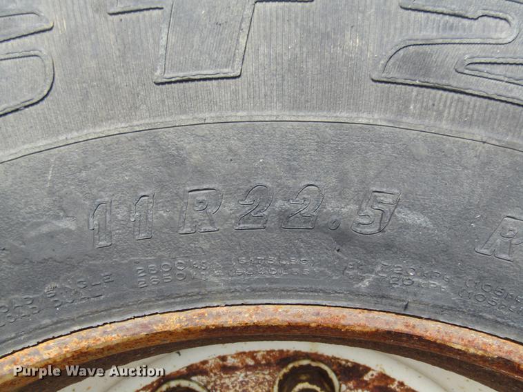 image for item DE5906 2002 International 7400 dump truck