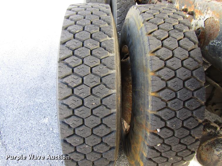 image for item DE5906 2002 International 7400 dump truck