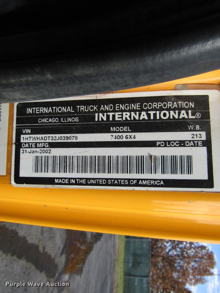 image for item DE5906 2002 International 7400 dump truck