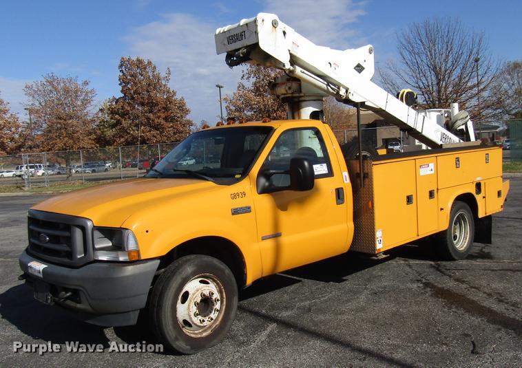 image for item DE5908 2004 Ford F550 bucket truck