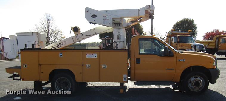image for item DE5908 2004 Ford F550 bucket truck