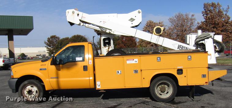 image for item DE5908 2004 Ford F550 bucket truck