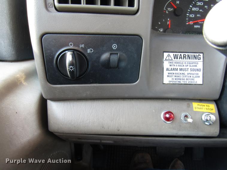 image for item DE5908 2004 Ford F550 bucket truck