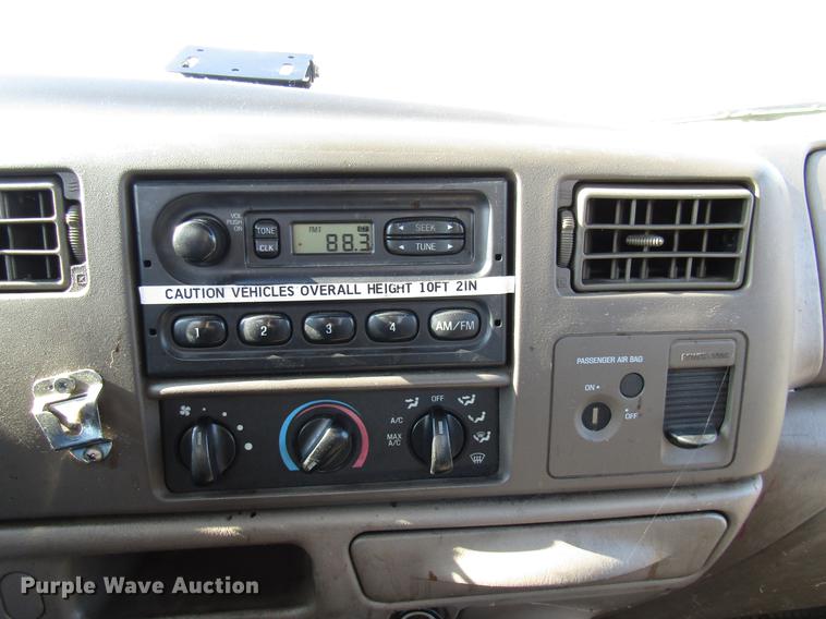 image for item DE5908 2004 Ford F550 bucket truck