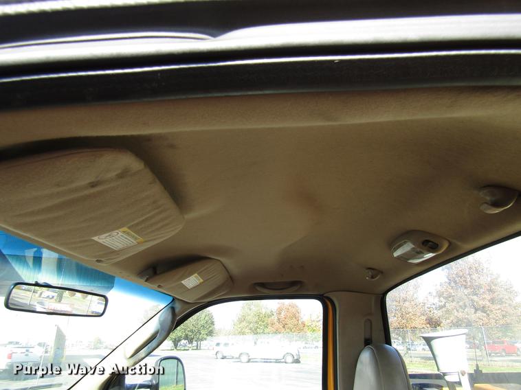 image for item DE5908 2004 Ford F550 bucket truck