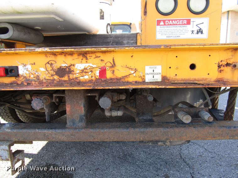 image for item DE5908 2004 Ford F550 bucket truck