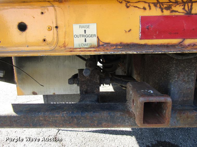 image for item DE5908 2004 Ford F550 bucket truck