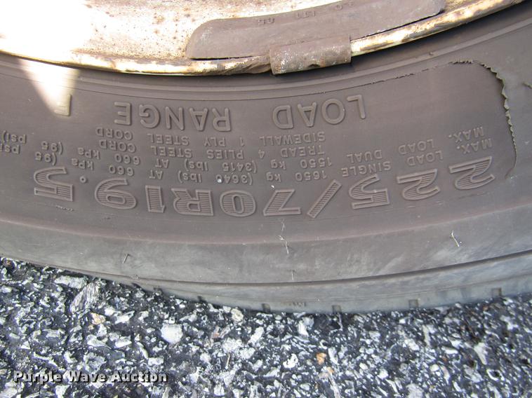 image for item DE5908 2004 Ford F550 bucket truck