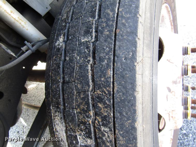 image for item DE5908 2004 Ford F550 bucket truck