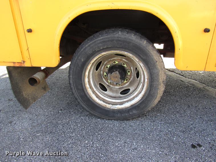 image for item DE5908 2004 Ford F550 bucket truck
