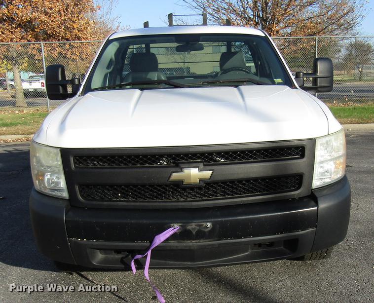 image for item DE5913 2007 Chevrolet Silverado 1500 pickup truck