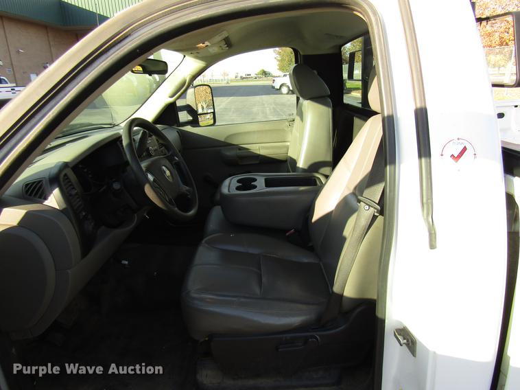 image for item DE5913 2007 Chevrolet Silverado 1500 pickup truck