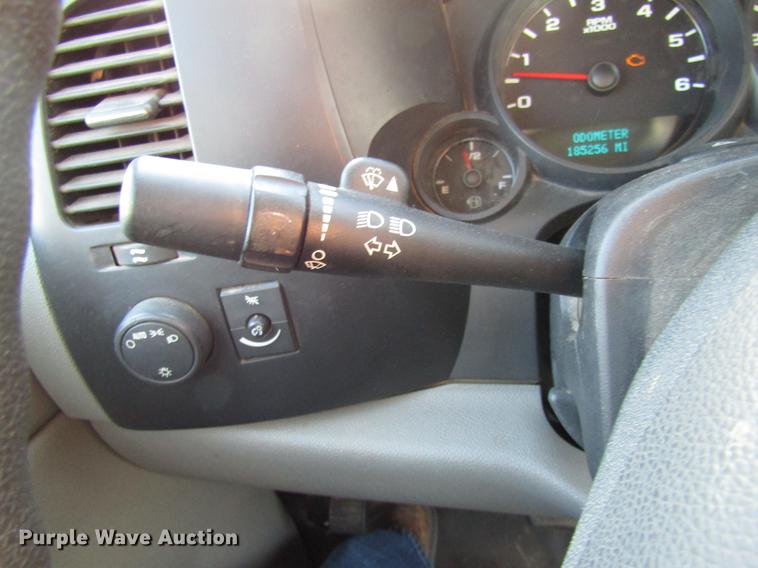 image for item DE5913 2007 Chevrolet Silverado 1500 pickup truck