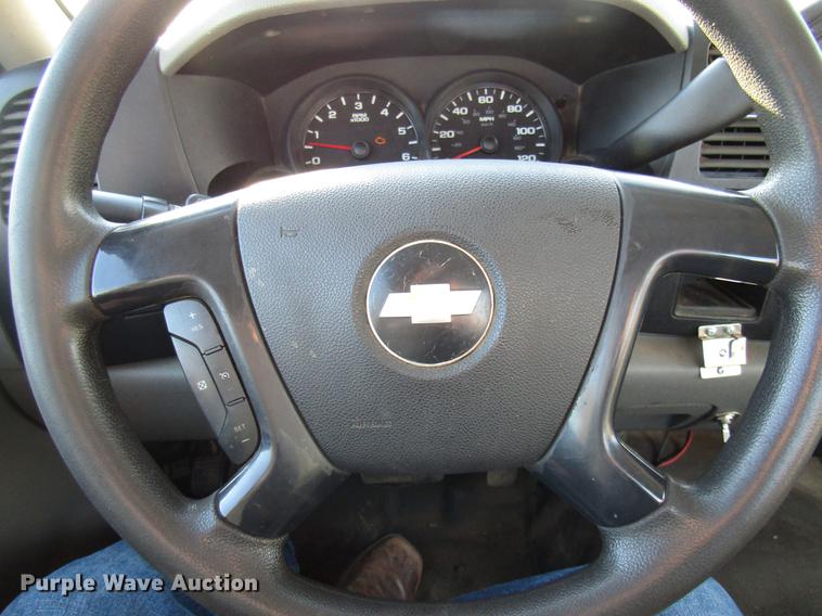 image for item DE5913 2007 Chevrolet Silverado 1500 pickup truck