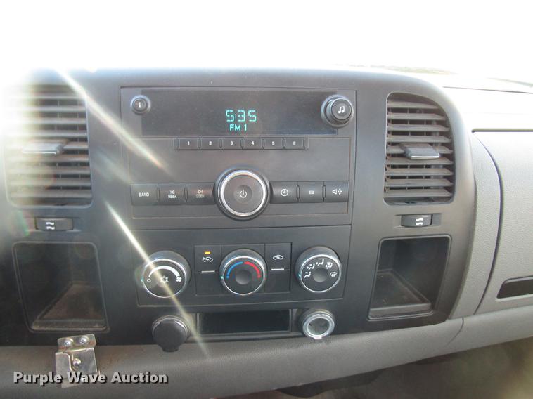 image for item DE5913 2007 Chevrolet Silverado 1500 pickup truck