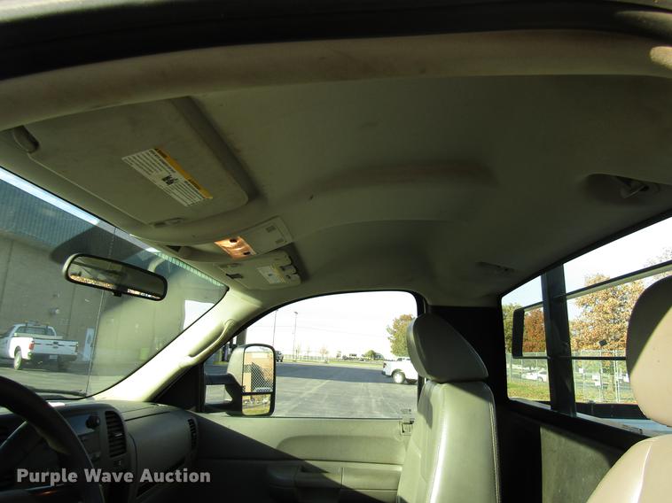 image for item DE5913 2007 Chevrolet Silverado 1500 pickup truck