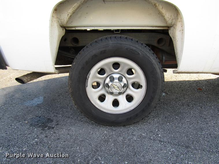 image for item DE5913 2007 Chevrolet Silverado 1500 pickup truck