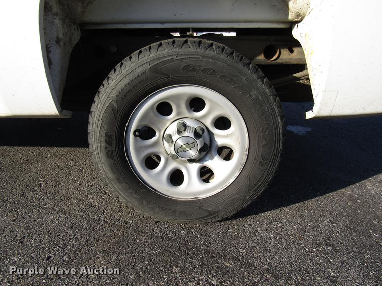 image for item DE5913 2007 Chevrolet Silverado 1500 pickup truck