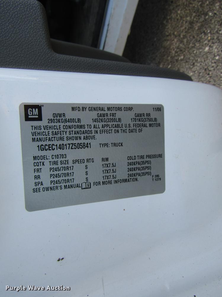 image for item DE5913 2007 Chevrolet Silverado 1500 pickup truck