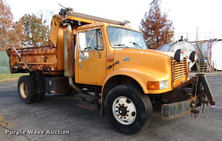 image for item DE5914 2002 International 4900 dump truck