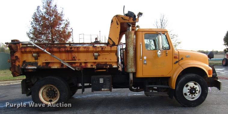 image for item DE5914 2002 International 4900 dump truck