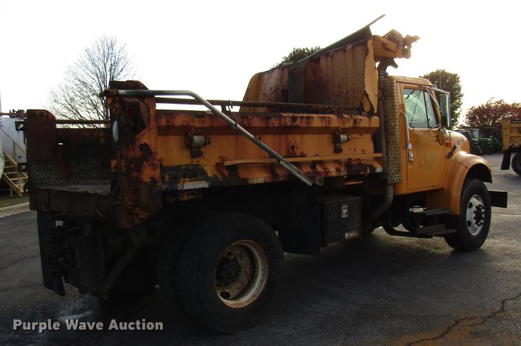 image for item DE5914 2002 International 4900 dump truck