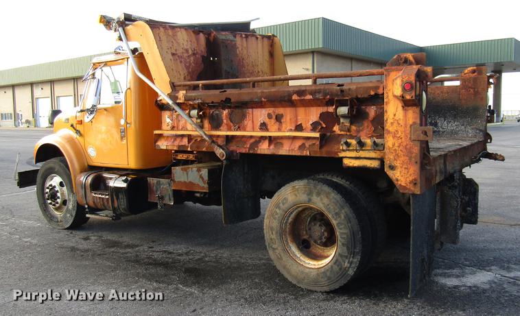 image for item DE5914 2002 International 4900 dump truck