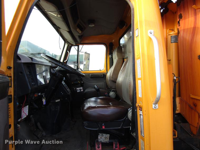 image for item DE5914 2002 International 4900 dump truck